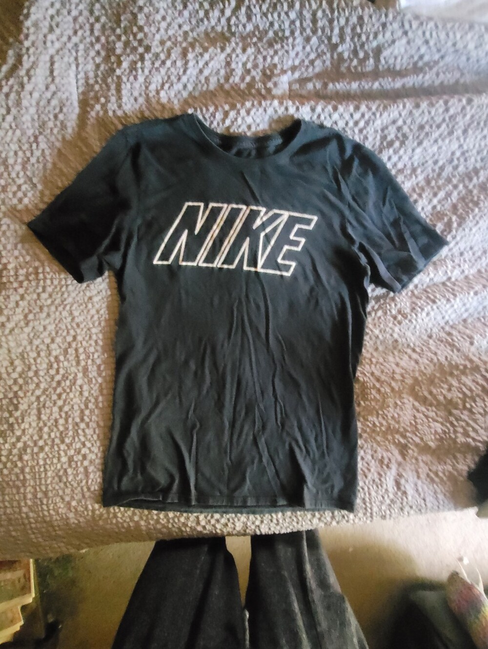 Mens Nike Black Tee with White Outlined NIKE Logo Size Small